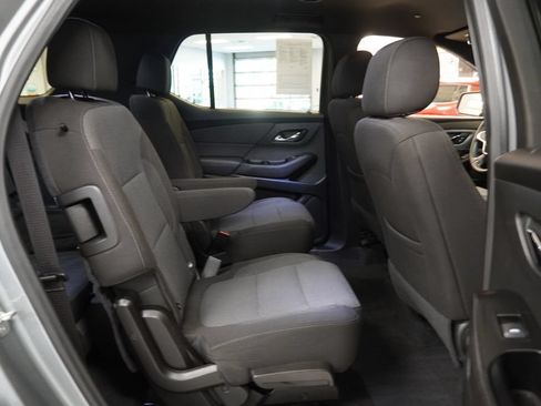 Used 2024 Chevrolet Traverse LT AWD/4WD image 33