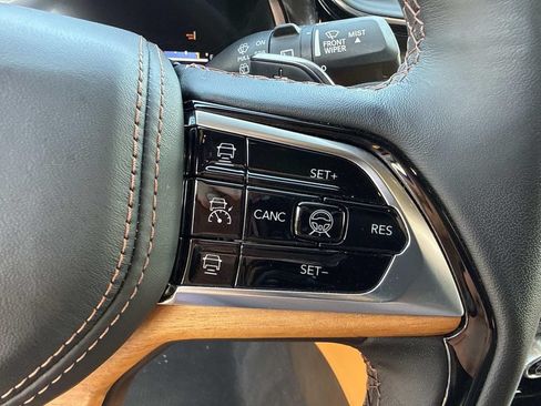 Used 2023 Jeep Grand Cherokee L Summit AWD/4WD image 31