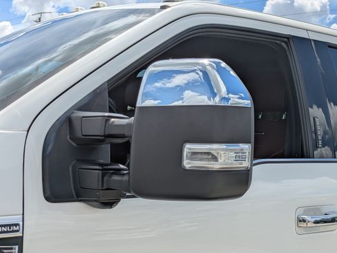 Used 2022 Ford F450 Platinum w/ FX4 Off-Road Package AWD/4WD image 12