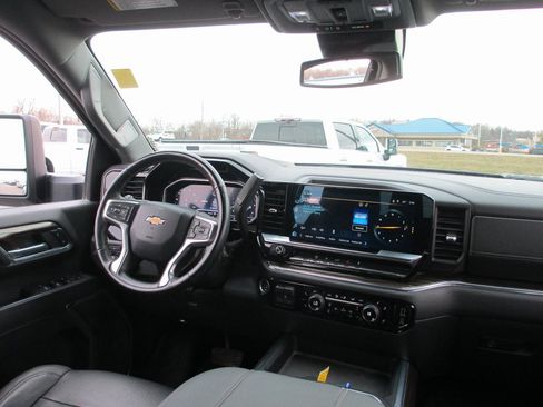 Used 2024 Chevrolet Silverado 3500 LT w/ Convenience Package image 20