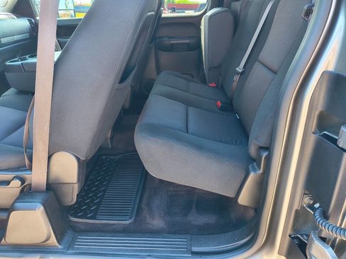 Used 2013 GMC Sierra 2500 SLE w/ SLE Preferred Package RWD image 16