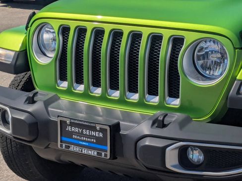 Used 2019 Jeep Wrangler Unlimited Sahara w/ Uconnect 4C Nav & Sound Group AWD/4WD image 9