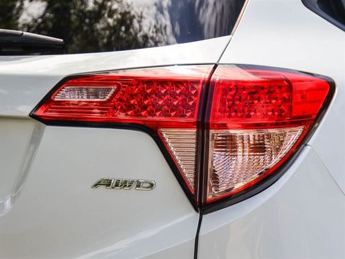 Used 2017 Honda HR-V EX image 15