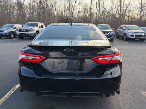 Used 2020 Toyota Camry SE image 4