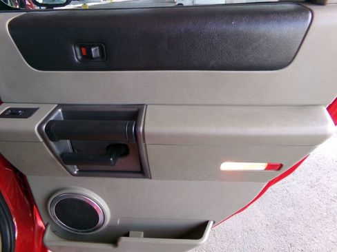 Used 2004 HUMMER H2 AWD/4WD image 16