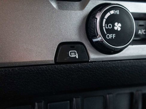 Used 2021 Toyota Tacoma SR5 RWD image 39