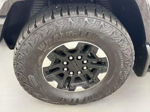 Used 2024 GMC Hummer EV 2X w/ Extreme Off-Road Package image 33