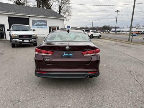 Used 2016 Kia Optima LX image 7