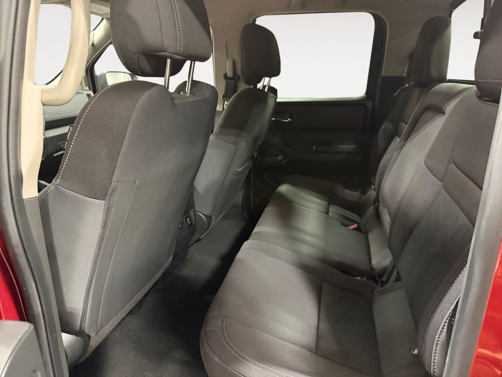 Used 2025 Nissan Frontier SV w/ SV Convenience Package AWD/4WD image 14