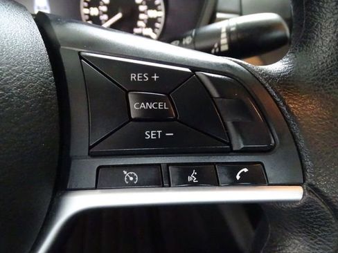 Used 2024 Nissan Altima 2.5 SV FWD image 8