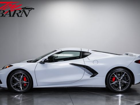 Used 2022 Chevrolet Corvette Stingray Preferred Cpe w/ Z51 Performance Package RWD image 10