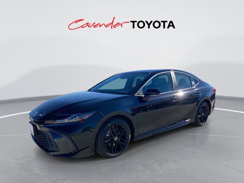 Used 2026 Toyota Camry SE image 1