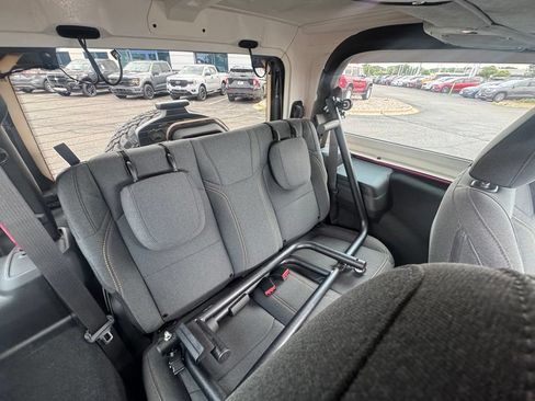 Used 2024 Jeep Wrangler Sport AWD/4WD image 16