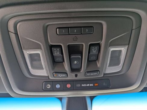 Used 2019 Chevrolet Silverado 1500 LT Trail Boss AWD/4WD image 15