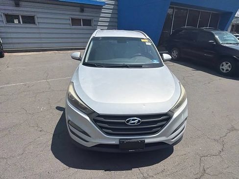 Used 2016 Hyundai Tucson SE w/ Option Group 02 AWD/4WD image 11