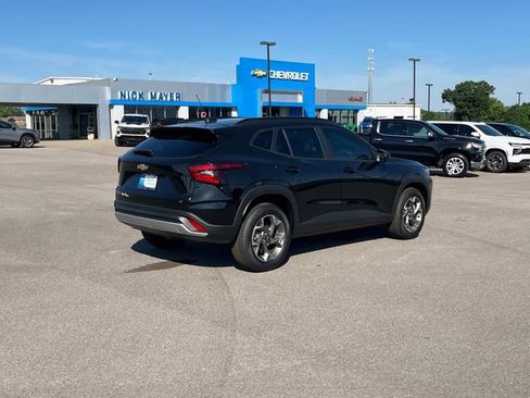 New 2026 Chevrolet Trax LT FWD image 4