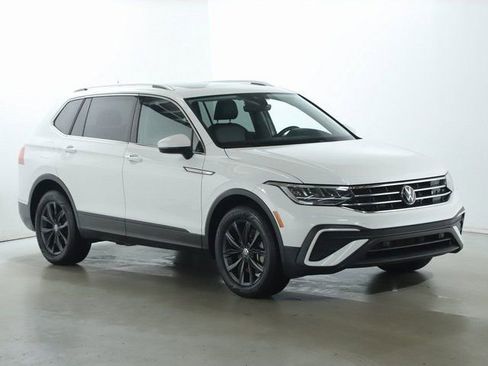 Used 2024 Volkswagen Tiguan SE FWD image 9