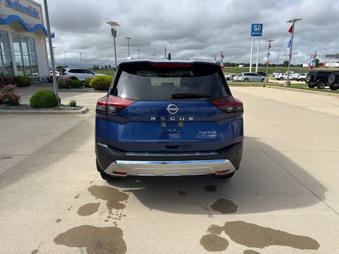 Used 2023 Nissan Rogue Platinum AWD/4WD image 6