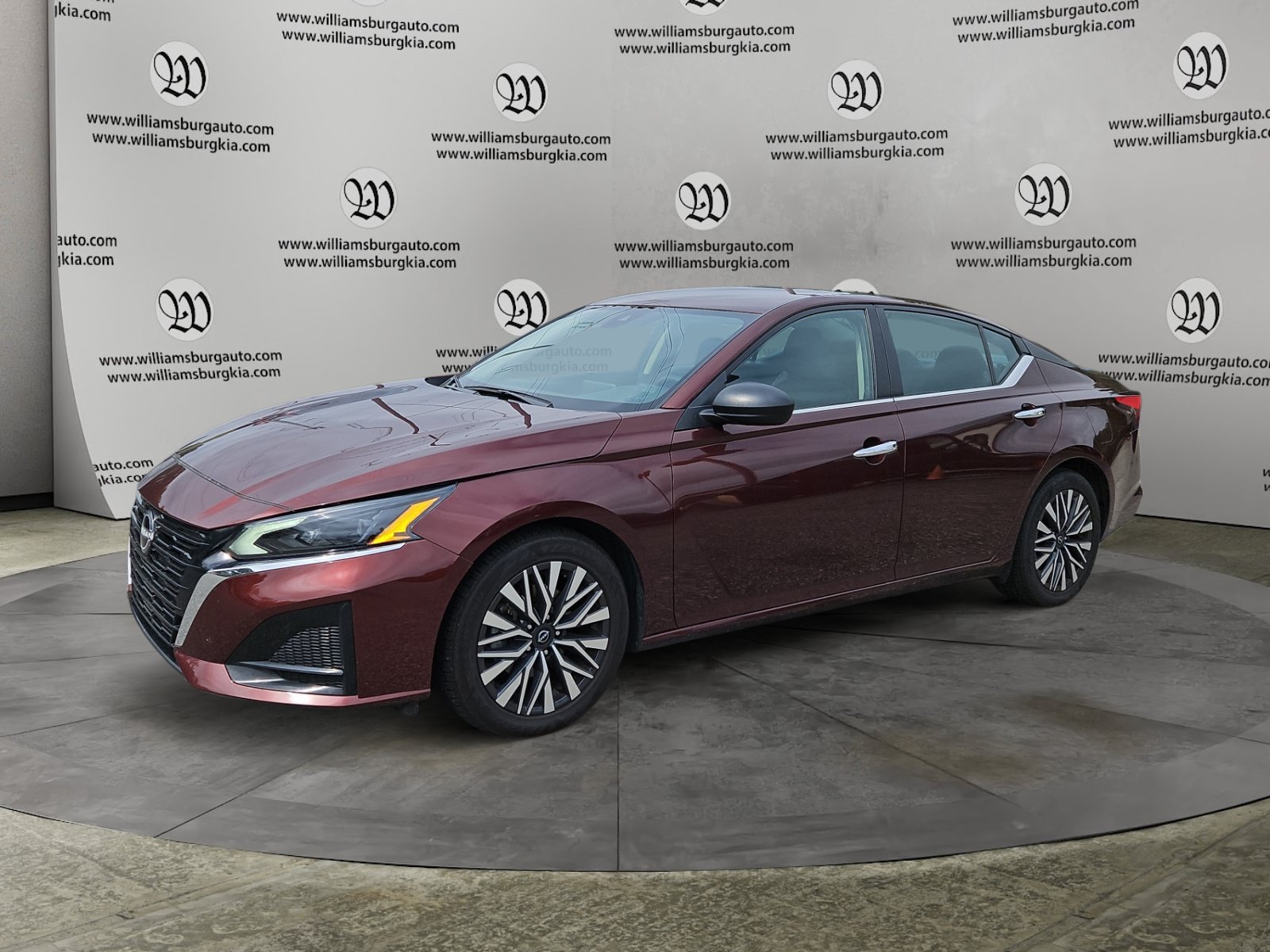 Used 2025 Nissan Altima 2.5 SV FWD image 1