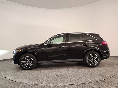 New 2026 Mercedes-Benz GLC 300 image 2