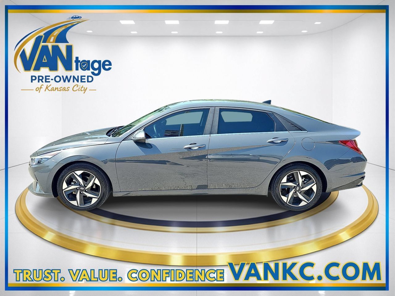 Used 2023 Hyundai Elantra Limited w/ Cargo Package FWD image 10