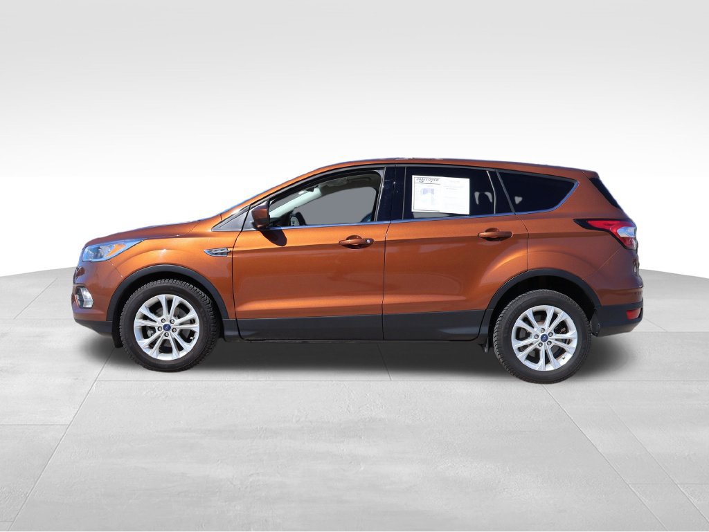 Used 2017 Ford Escape SE FWD image 2