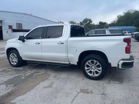 Used 2022 Chevrolet Silverado 1500 High Country w/ Technology Package AWD/4WD image 6