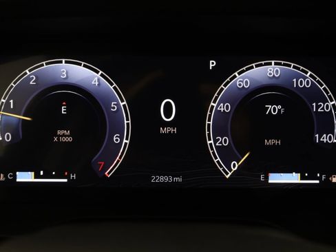 Used 2023 Jeep Grand Cherokee Laredo X image 15