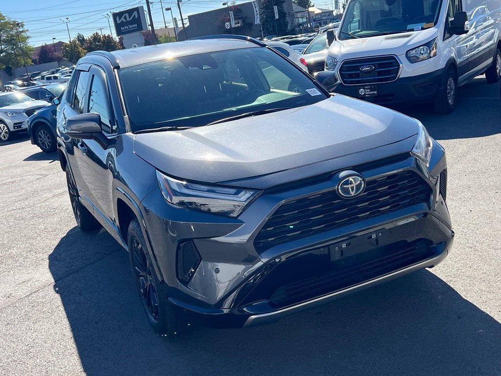 Used 2023 Toyota RAV4 SE w/ SE Grade Weather Package AWD/4WD image 7