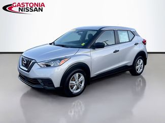 Used 2020 Nissan Kicks S video 3