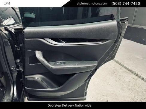 Used 2022 Maserati Levante GT AWD/4WD image 28