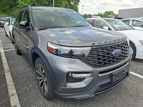 Used 2023 Ford Explorer ST-Line w/ Class IV Trailer Tow Package AWD/4WD image 3