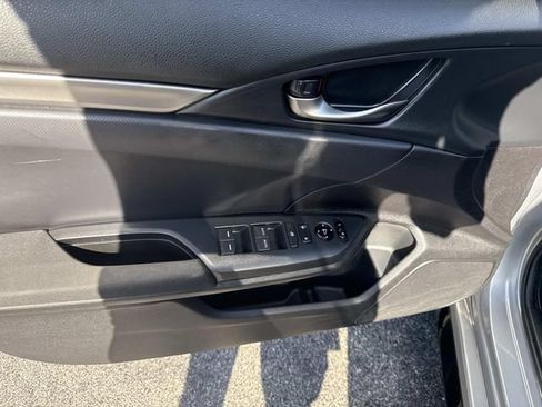 Used 2019 Honda Civic Sport image 18