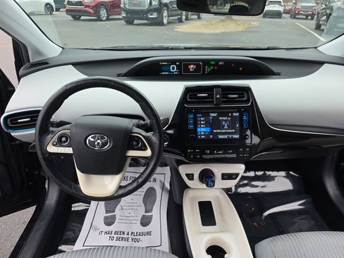 Used 2016 Toyota Prius Three image 21