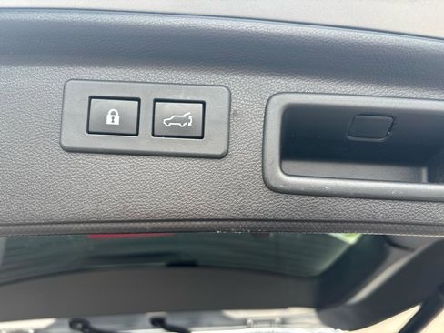 Used 2020 Subaru Forester Premium AWD/4WD image 18