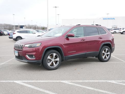 Used 2019 Jeep Cherokee Limited image 2