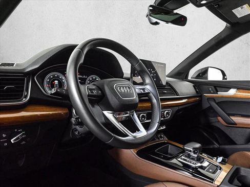 Used 2023 Audi Q5 2.0T Premium Plus w/ Premium Plus Package AWD/4WD image 10
