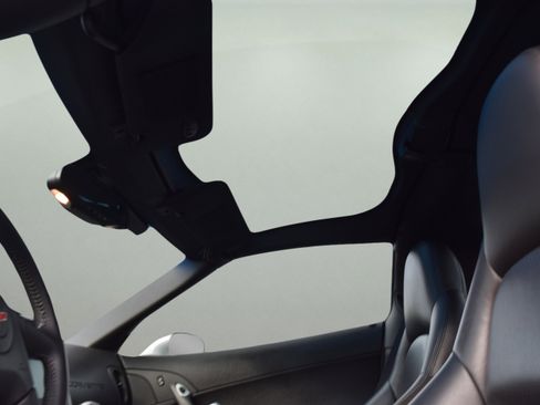 Used 2005 Chevrolet Corvette Coupe w/ Preferred Equipment Group image 8