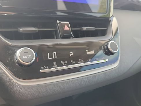 Used 2025 Toyota Corolla LE w/ Convenience Package FWD image 19