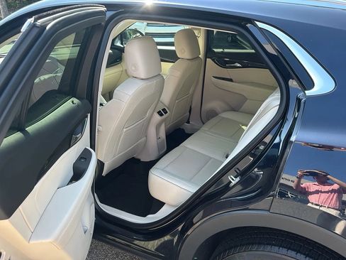 Used 2021 Buick Envision Essence w/ Technology Package I AWD/4WD image 17