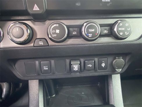 Used 2020 Toyota Tacoma TRD Off-Road image 36