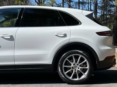 Used 2019 Porsche Cayenne AWD/4WD image 6