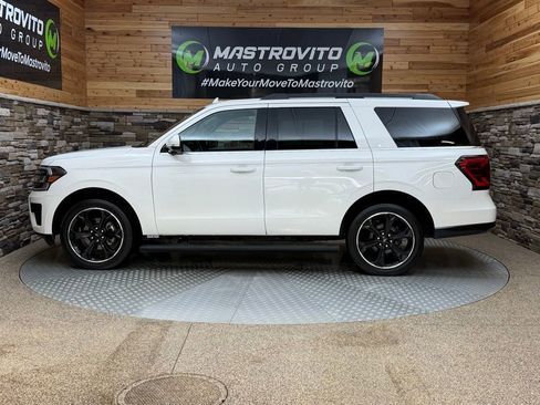 Used 2023 Ford Expedition Limited image 6
