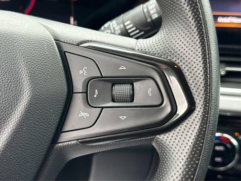 Used 2024 Chevrolet Trax LT FWD image 24