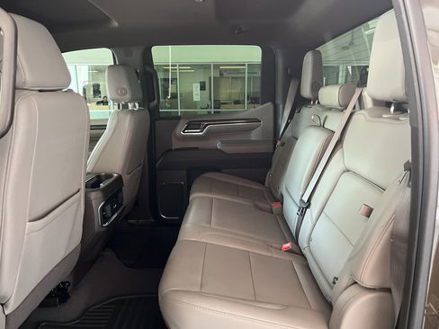 Used 2024 Chevrolet Silverado 1500 LTZ image 13