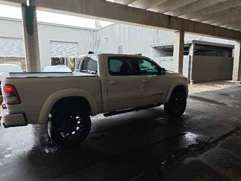 Used 2022 RAM 1500 Big Horn AWD/4WD image 3