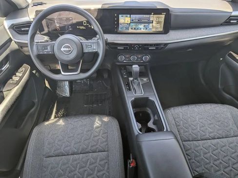 Certified 2025 Nissan Kicks SV FWD image 19