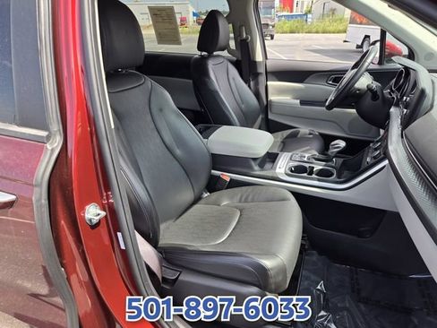 Used 2024 Kia Carnival LX FWD image 20