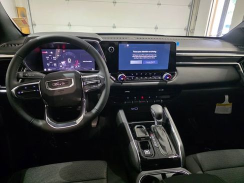 New 2025 GMC Canyon Elevation w/ Convenience Package image 13