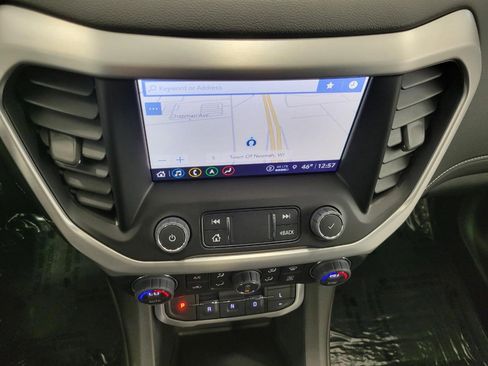 Used 2023 GMC Acadia SLT w/ Elevation Edition image 8